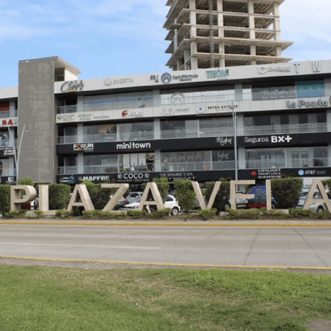 Carousel plaza_vela